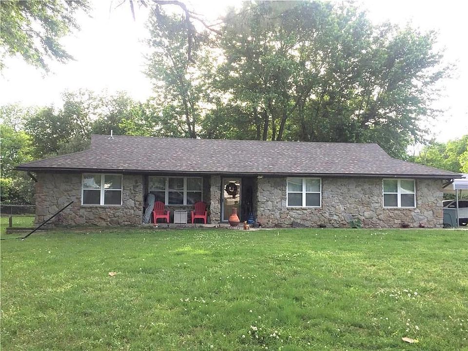 1st image of 609 N 5th St