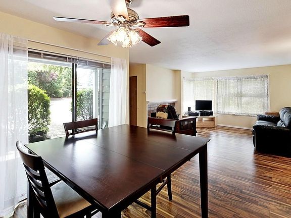 4th image of 1300 Bellevue Way NE APT 7