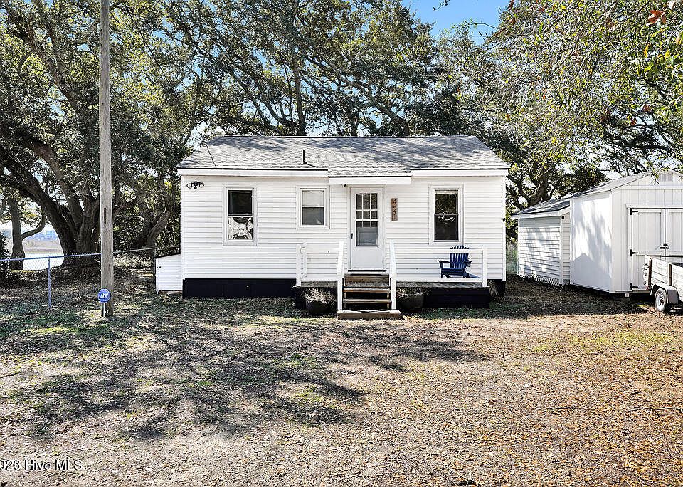 1st image of 421 Lockwood Folly Road SE