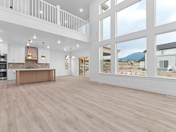 4th image of 94 W Carson Way