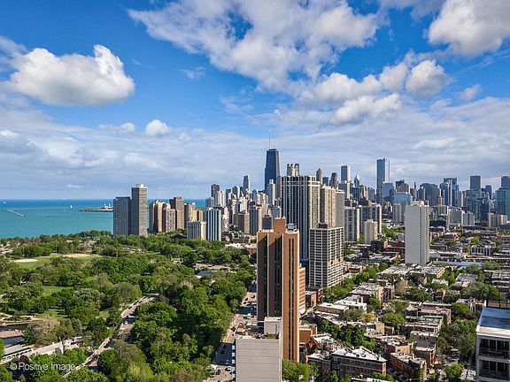 4th image of 2020 N Lincoln Park W #38ML