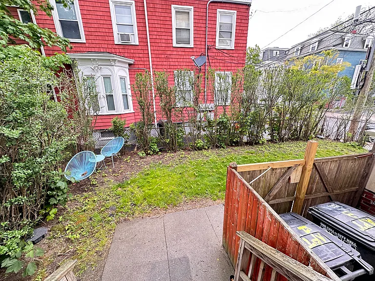 154 Walnut St #1 — Photo 11