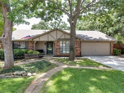 1825 Big Bend Dr, Grapevine, TX, 76051