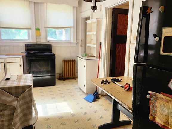 4th image of 400 Yeardley Ave