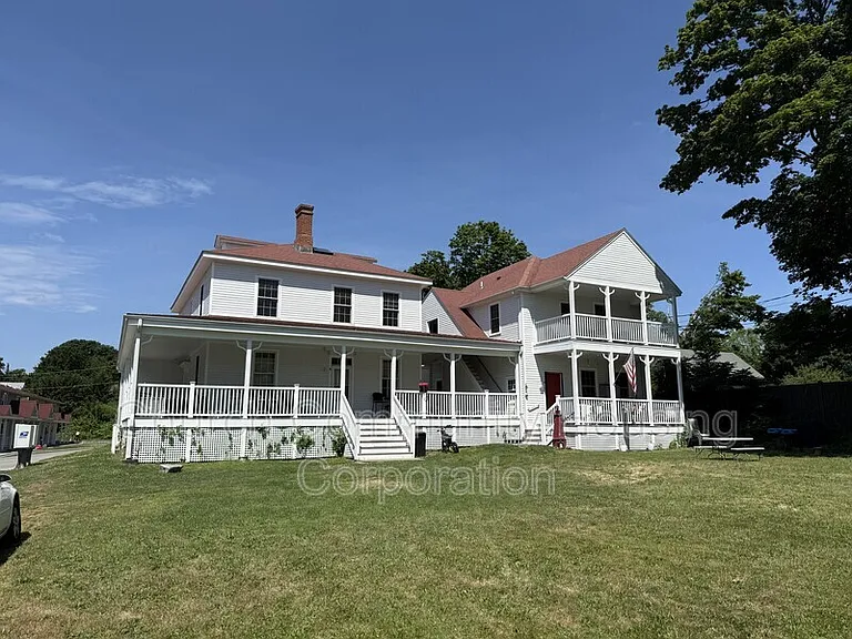 171 Conanicus Ave #D — Photo 14