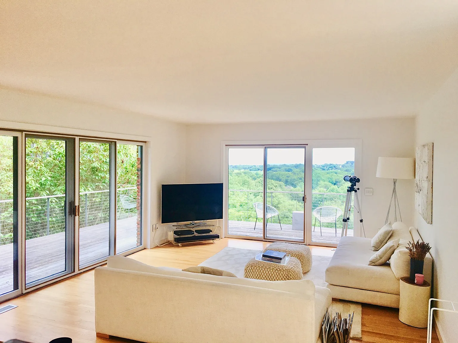 Montauk Modern With Expansive Ocean Views — Photo 3