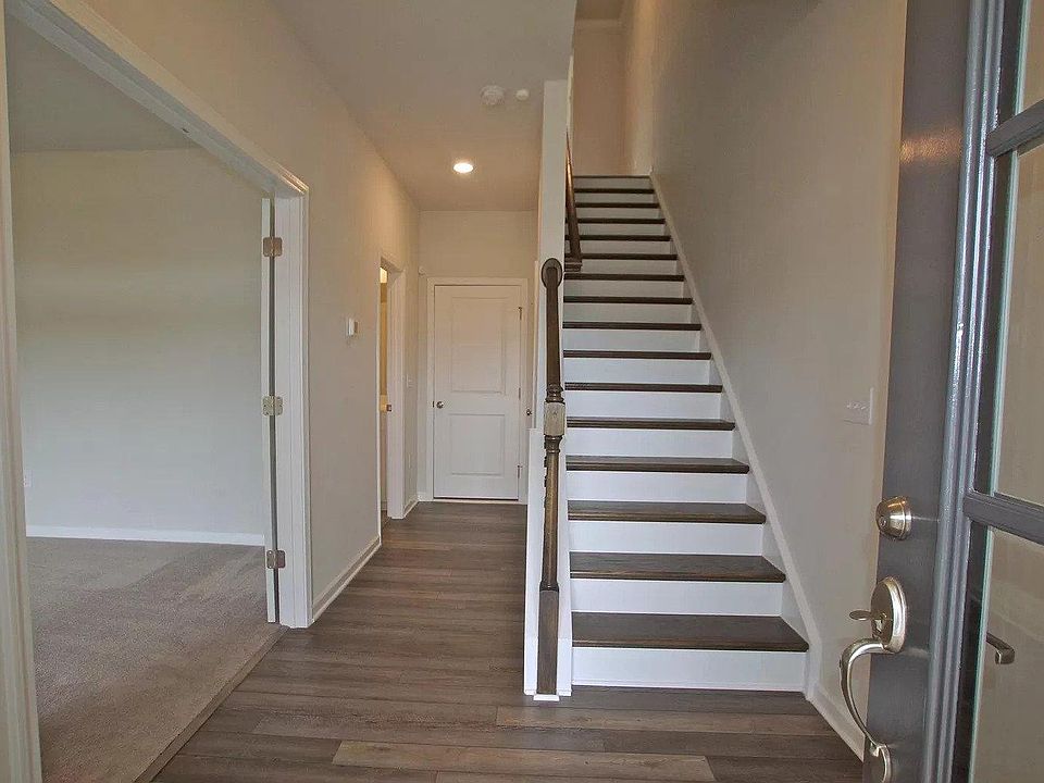 1st floor entry way