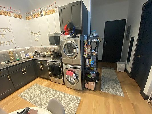 3rd image of 146 16th St #1
