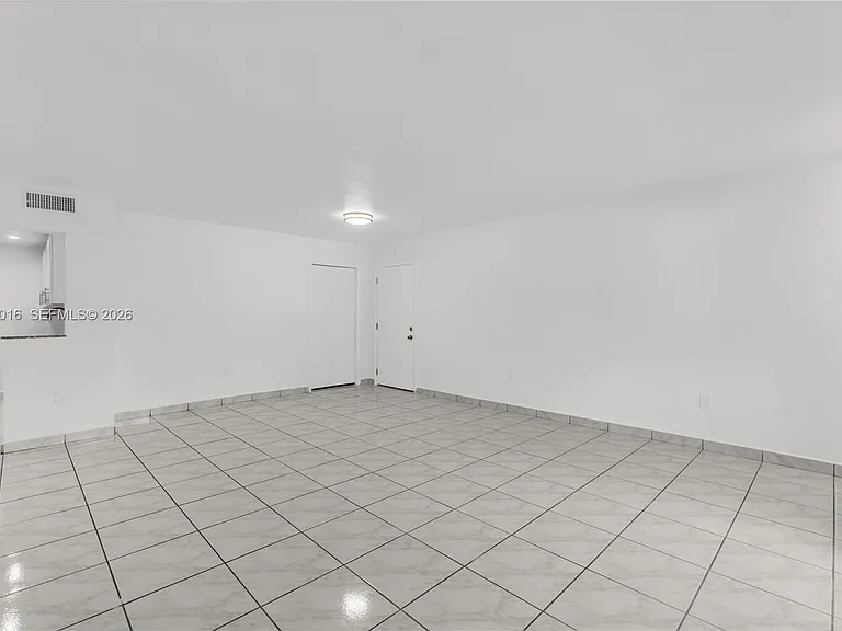 9354 SW 77th Ave #I1 — Photo 29