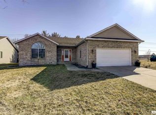 2840 Happy Landing Dr, Springfield, IL 62711