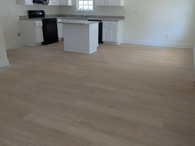631 N Jones Ave — Photo 5