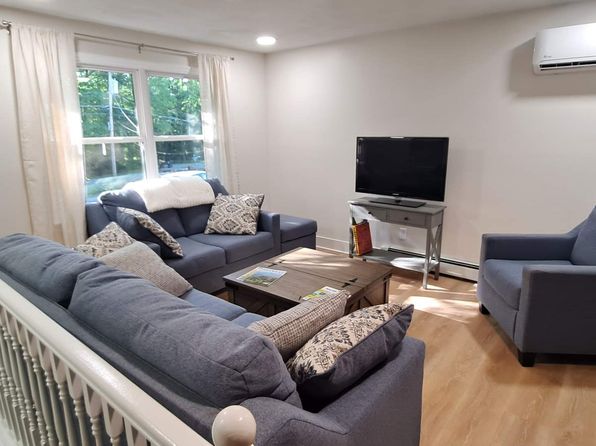 148 Sandhill Rd