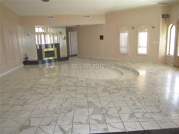 4th image of 3840 Hildebrand Ln