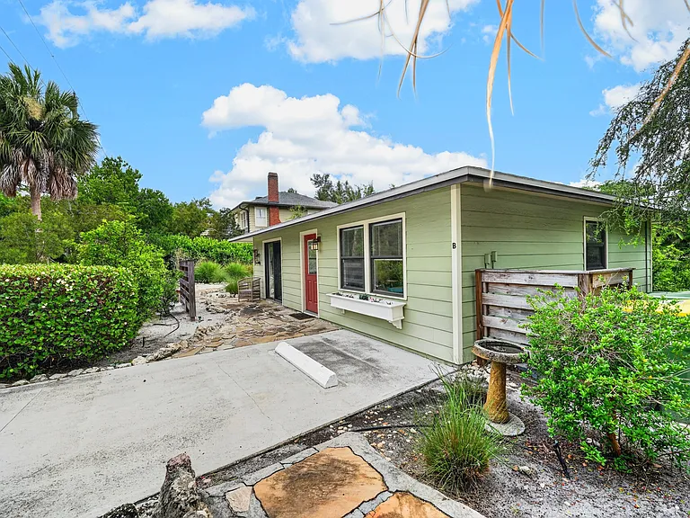 2475 Alameda Ave #B — Photo 29
