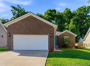 812 Twin Oaks Drive, Henryville, IN 47126