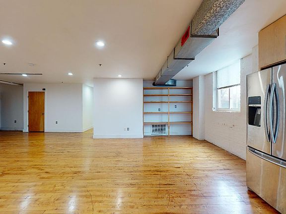 3rd image of 441 Chapel St Room 1F-1