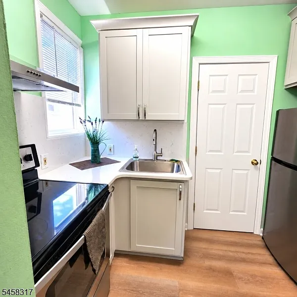1 bed, 1.0 bath, $1,800 — Photo 1