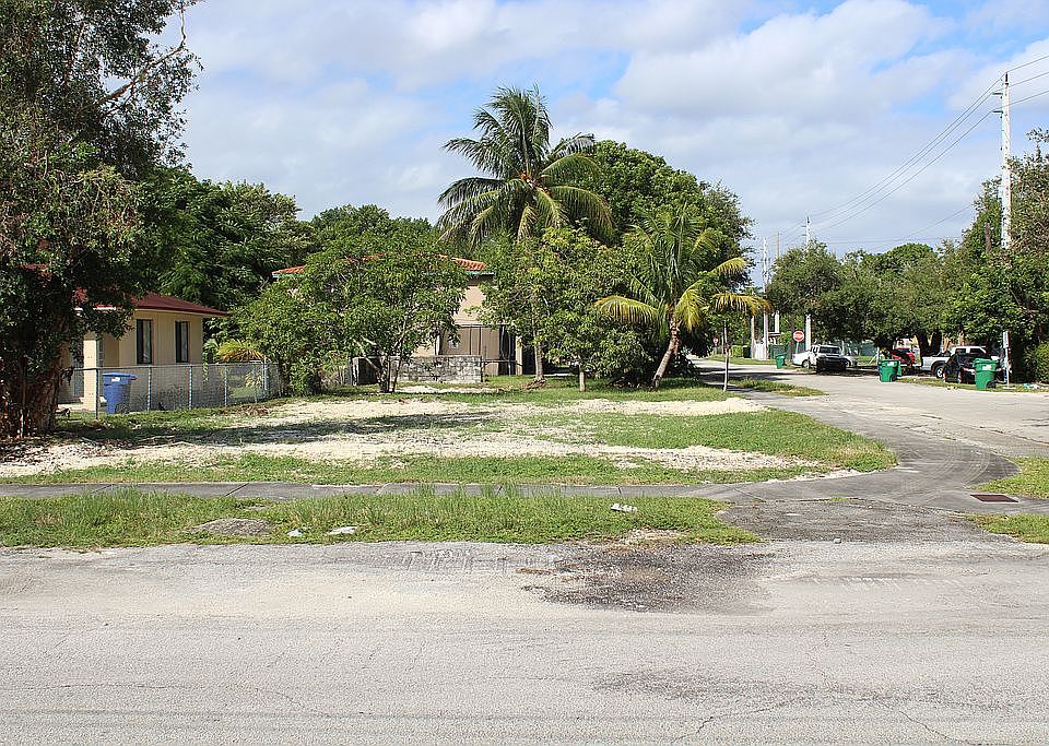 1st image of 9254 NW 3rd Ave