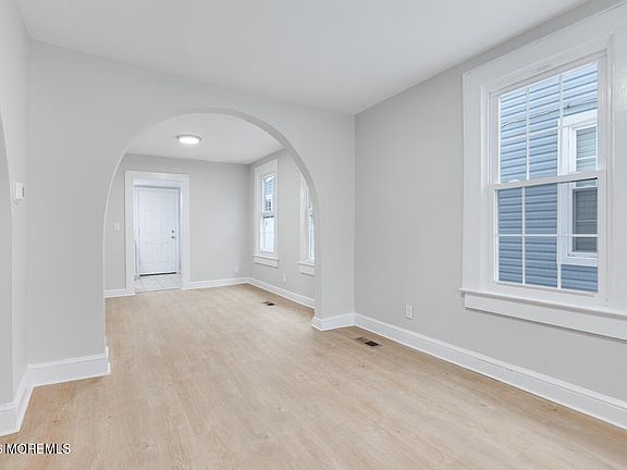 3rd image of 148 Main St