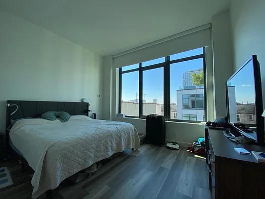 Rented by EXR | media 6