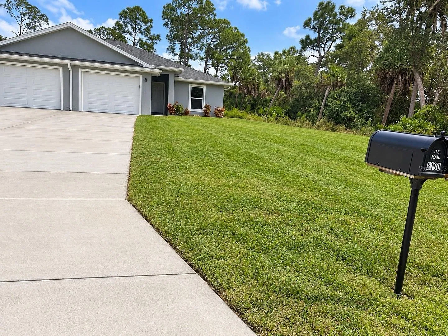 Beautiful 3 Bedroom, 2 Bathroom Home With Garage! New Construction — Photo 2