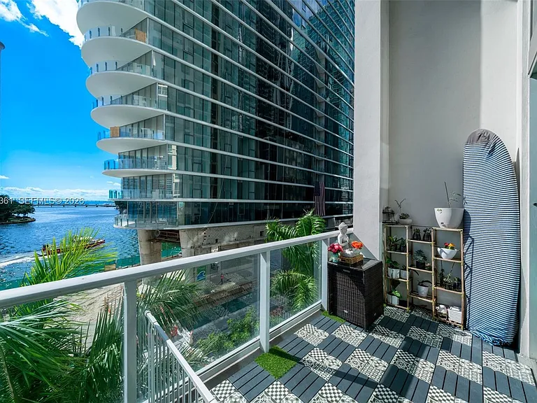 300 S Biscayne Blvd #L-410 — Photo 26