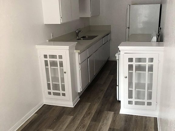 5th image of 1929 Whitley Ave #208