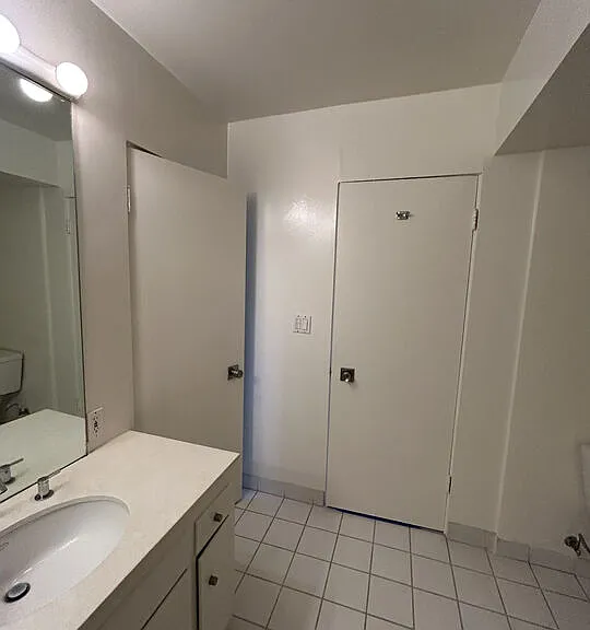 833 Moraga Dr #6 — Photo 31