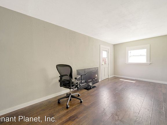 4th image of 734 Cassia St
