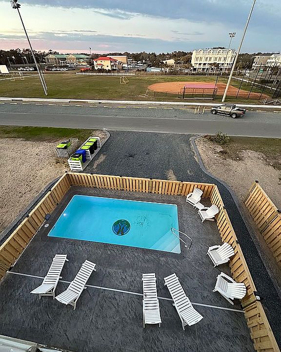 2nd image of 4624 E Beach Dr