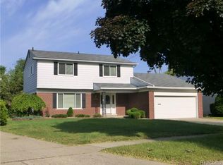 29711 Tropea Dr, Warren, MI 48092