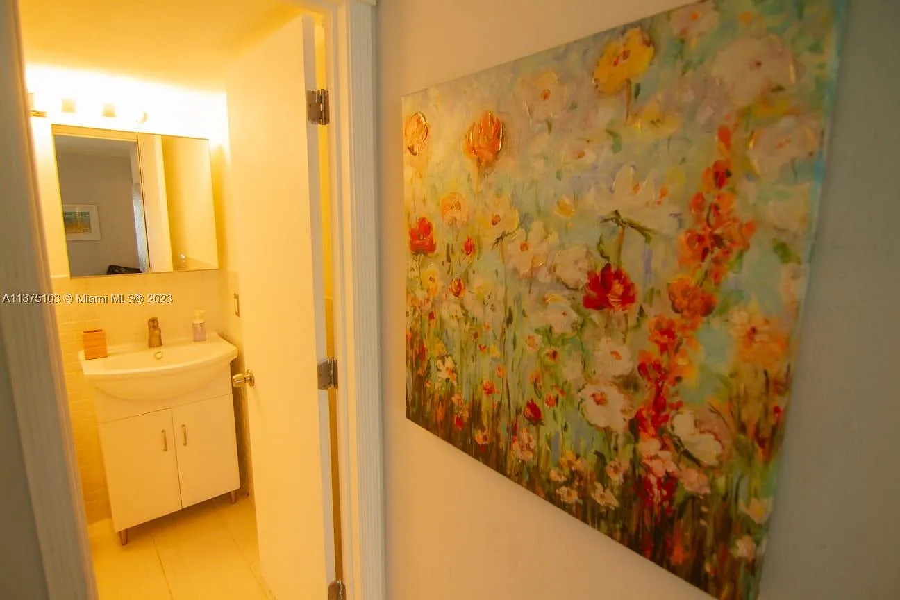 Hibiscus South Condo — Photo 3