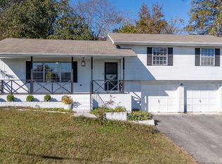 1717 E Rebel Rd, Rossville, GA 30741