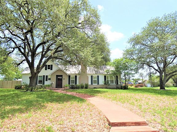 4th image of 700 E Corpus Christi St
