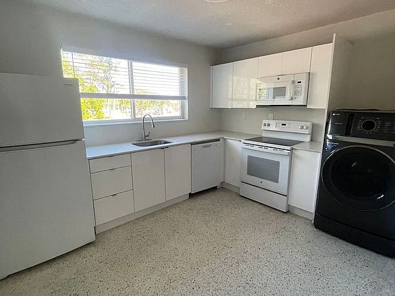 3rd image of 2999 W Flagler St APT 12