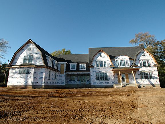 2nd image of 28 Shrewsbury Dr