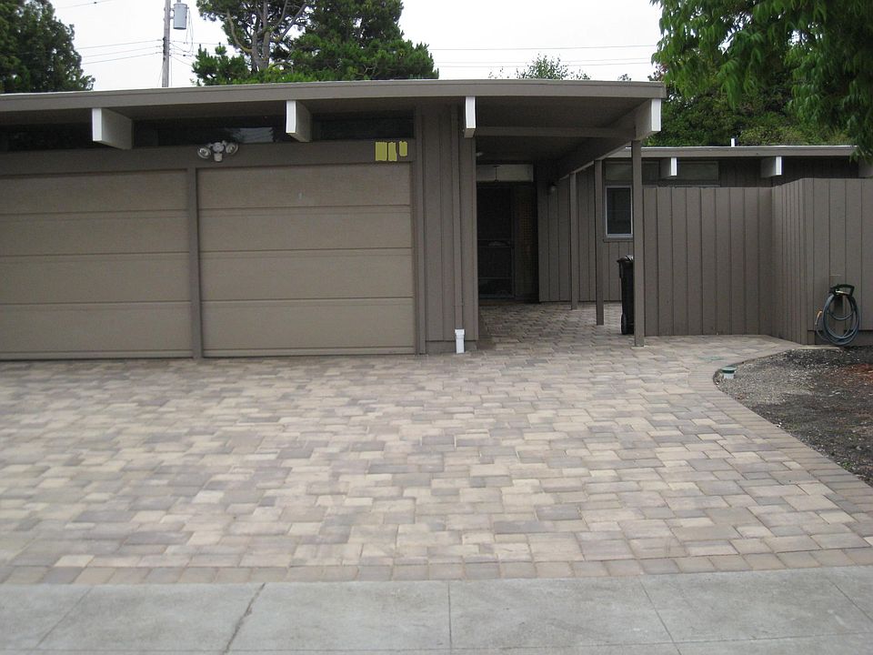 1st image of 734 Seminole Way