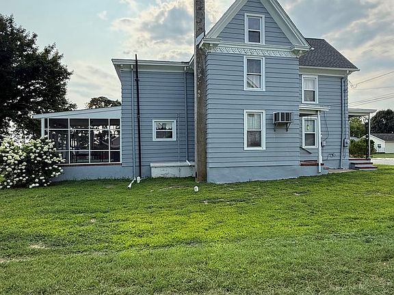 5th image of 131 Maple Ave