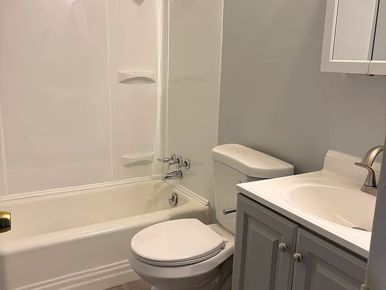 Parkside Villa Apartments — Photo 8