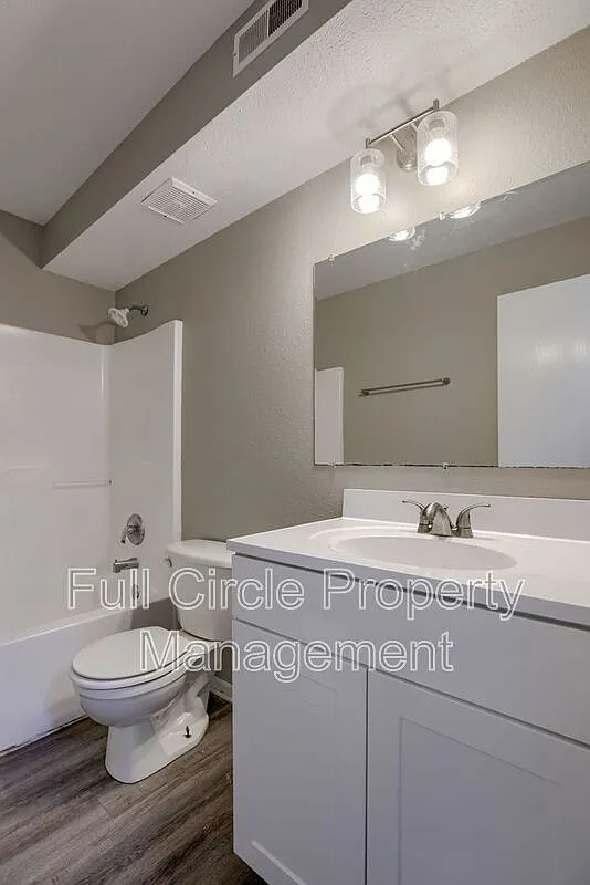 3 bed, 2.0 bath, 1592 sqft, $1,595 — Photo 4