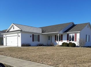 511 N Walnut St, Arthur, IL 61911