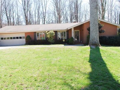 1912 Turfwood Dr, Pfafftown, NC, 27040