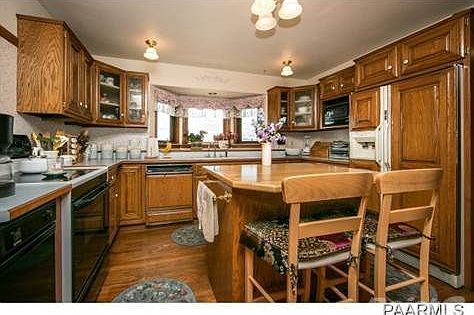 Kitchen with Island
