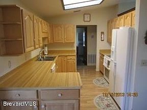 3rd image of 1699 Emerson Dr SE