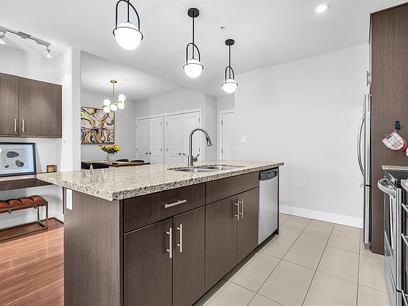 4th image of 2970 King George Blvd #223
