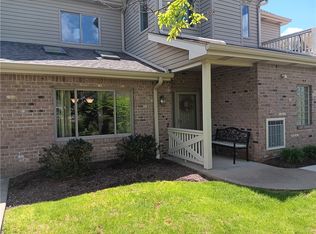 9303 Sundance Dr, Bridgeville, PA 15017