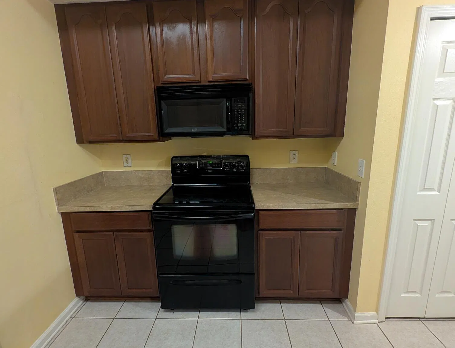 3 bed, 2.0 bath, 1346 sqft, $1,800 — Photo 4