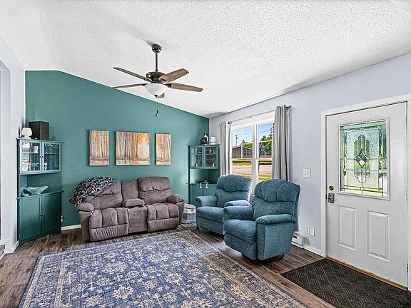 3rd image of 507 6th Ave E