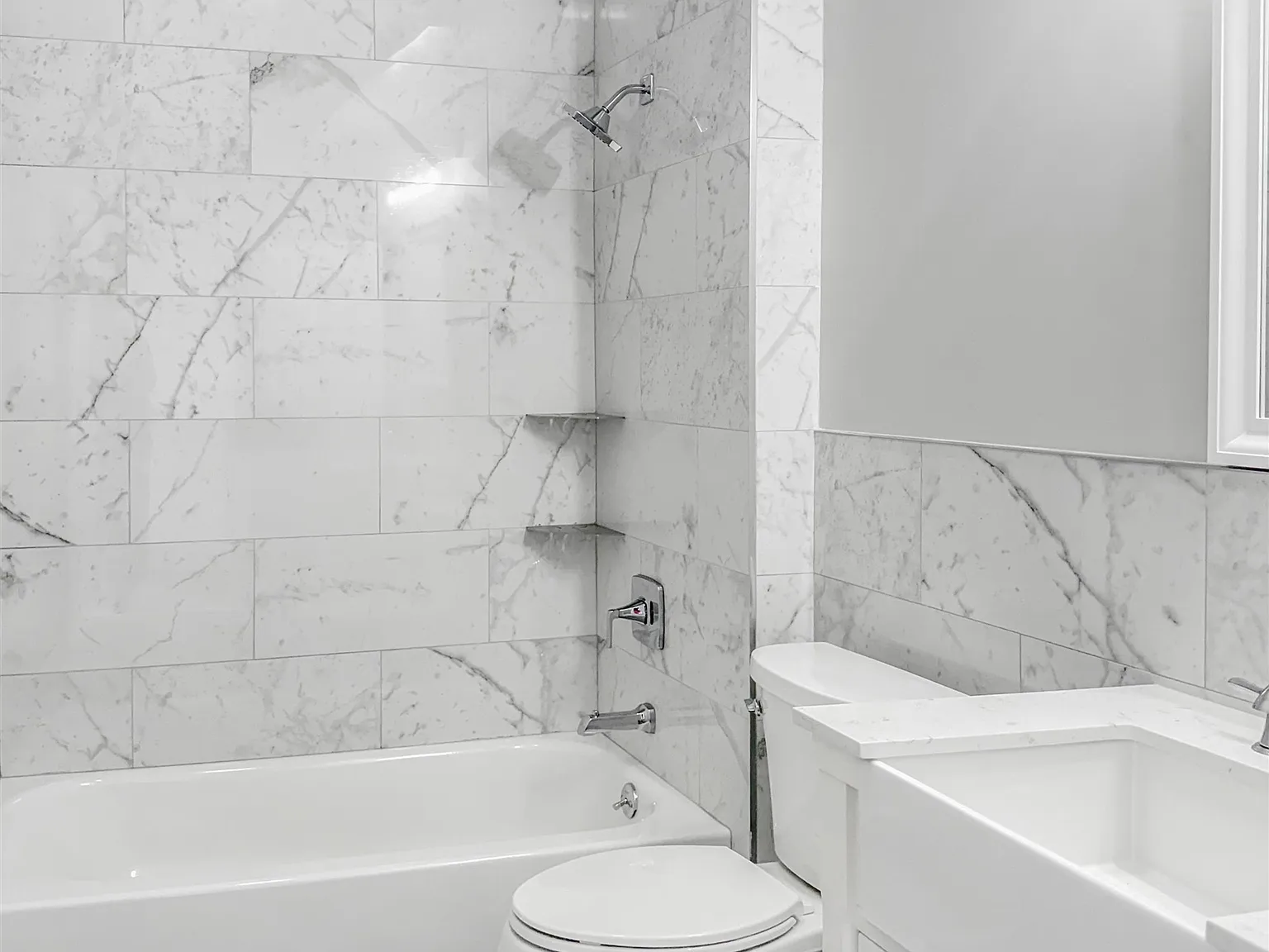1 bed, 1.0 bath, $2,100 — Photo 4