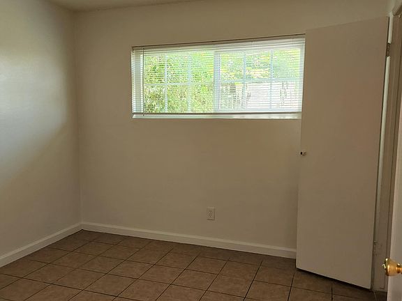 4th image of 4534 Riverview Ave